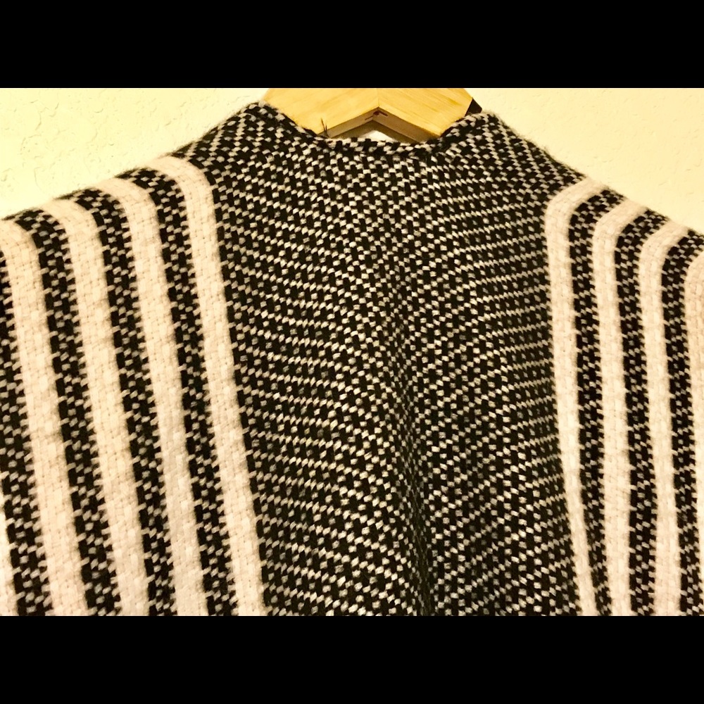 Black & White Knitted Wrap/Poncho, OS - Picture 3 of 5